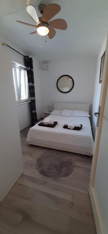 Apartment Mezaroca Rogoznica  Kültér fotó