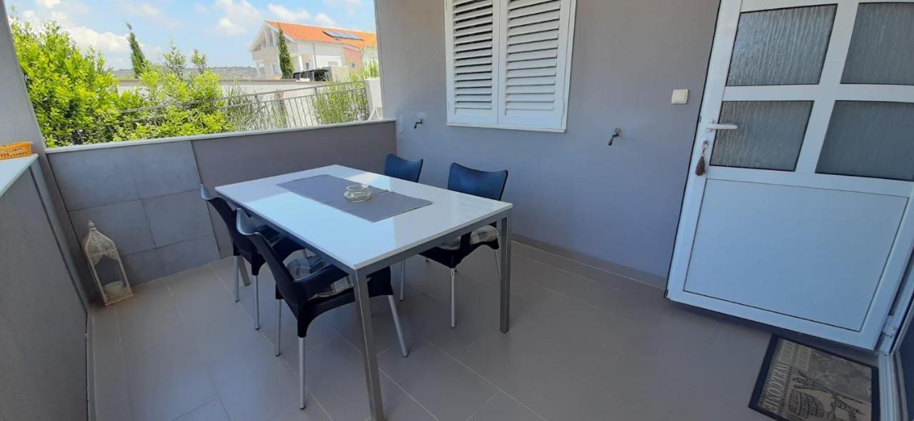 Apartment Mezaroca Rogoznica  Kültér fotó